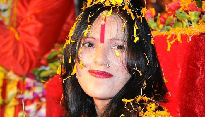 राधे मां की मुरीद फिल्मी कलाकार और राजनीतिक हस्तियां भी राधे मां की मुरीद फिल्मी कलाकार और राजनीतिक हस्तियां भी