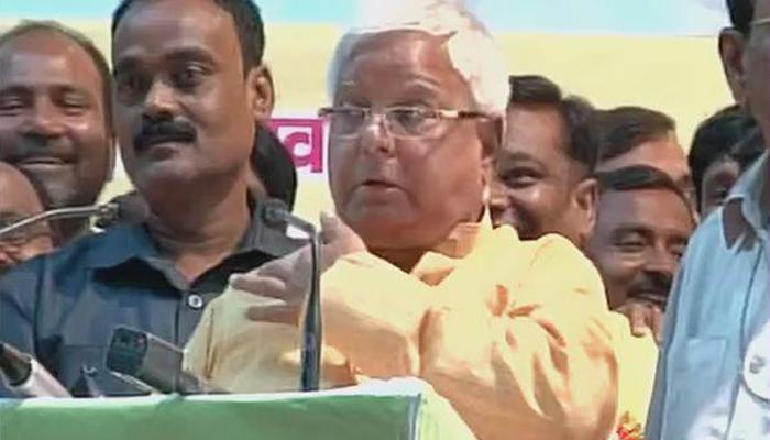 लालू यादव ने जमकर उतारी पीएम मोदी की नकल, वीडियो हुआ वायरल लालू यादव ने जमकर उतारी पीएम मोदी की नकल, वीडियो हुआ वायरल
