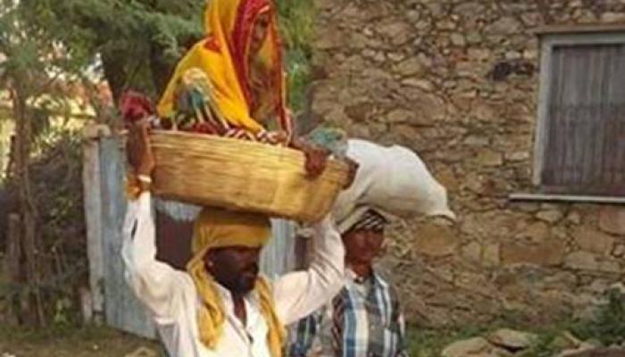 दूसरा 'श्रवण कुमार' आया सामने, माता को सिर पर बिठाकर कराई तीर्थ यात्रा दूसरा 'श्रवण कुमार' आया सामने, माता को सिर पर बिठाकर कराई तीर्थ यात्रा