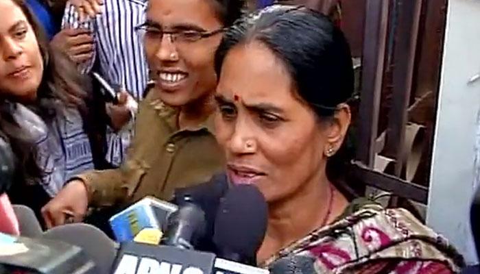 निर्भया गैंगरेप केस: नाबालिग दोषी 20 दिसंबर को रिहा होगा, फैसला सुन रोने लगी निर्भया की मां निर्भया गैंगरेप केस: नाबालिग दोषी 20 दिसंबर को रिहा होगा, फैसला सुन रोने लगी निर्भया की मां