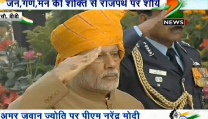देश मना रहा 67वां गणतंत्र दिवस; पीएम नरेंद्र मोदी ने अमर जवान ज्योति पर शहीदों को दी श्रद्धांजलि