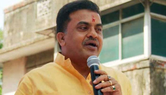 कांग्रेस ने हेमा मालिनी को जमीन आवंटन रद्द करने की मांग की कांग्रेस ने हेमा मालिनी को जमीन आवंटन रद्द करने की मांग की