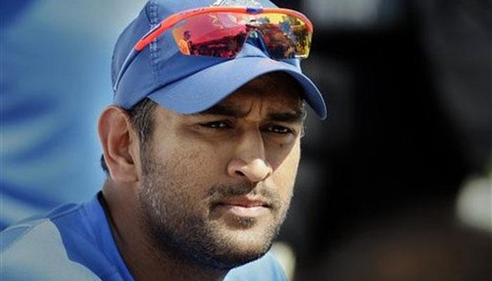 शमी को नेहरा या बुमरा की जगह लाना कठिन : धोनी शमी को नेहरा या बुमरा की जगह लाना कठिन : धोनी