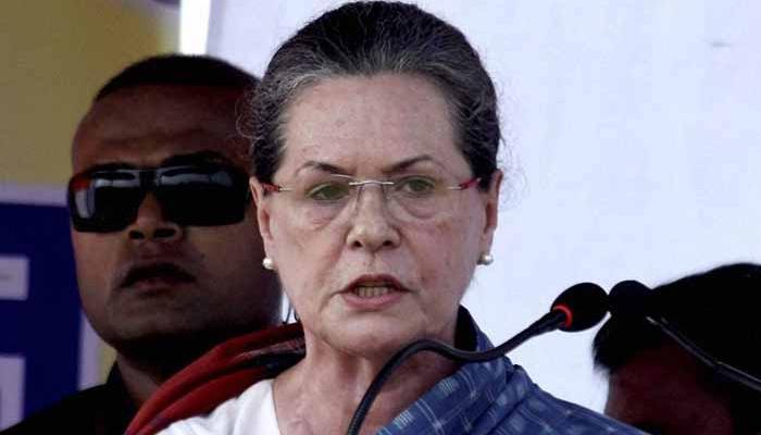 पीएम मोदी देश में घृणा फैलाते हैं, लोगों को बांटते हैं: सोनिया गांधी पीएम मोदी देश में घृणा फैलाते हैं, लोगों को बांटते हैं: सोनिया गांधी