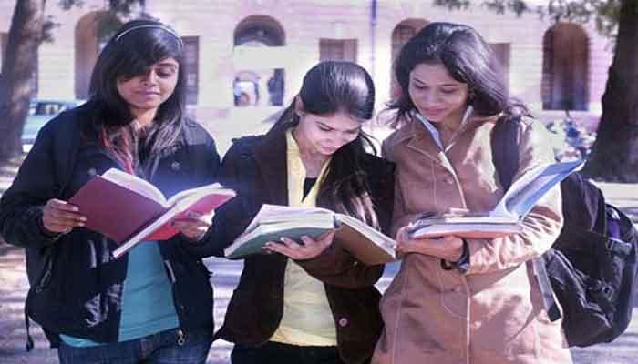 CBSE ने स्कूलों से कहा- अभिभावकों पर न डालें अतिरिक्त किताबें खरीदने का दबाव CBSE ने स्कूलों से कहा- अभिभावकों पर न डालें अतिरिक्त किताबें खरीदने का दबाव