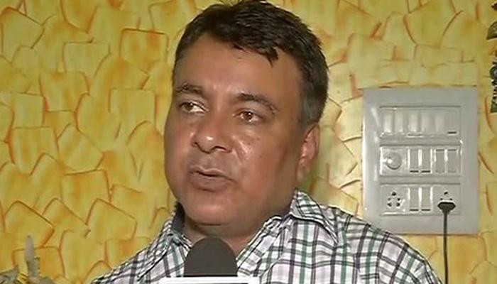 हिरासत में गृह मंत्रालय के अधिकारी आनंद जोशी, CBI कर रही है पूछताछ हिरासत में गृह मंत्रालय के अधिकारी आनंद जोशी, CBI कर रही है पूछताछ