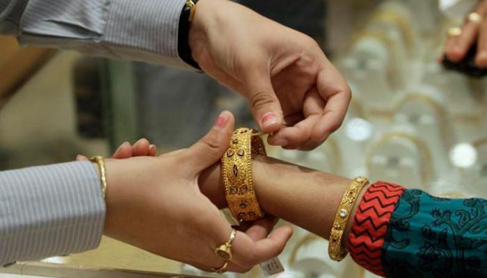 सोने की कीमत में भारी उछाल, 580 रुपये प्रति 10 ग्राम बढ़े सोने की कीमत में भारी उछाल, 580 रुपये प्रति 10 ग्राम बढ़े