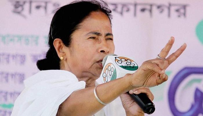 सीबीआई और ईडी का इस्तेमाल कर डरा रहा है केंद्र : ममता बनर्जी सीबीआई और ईडी का इस्तेमाल कर डरा रहा है केंद्र : ममता बनर्जी