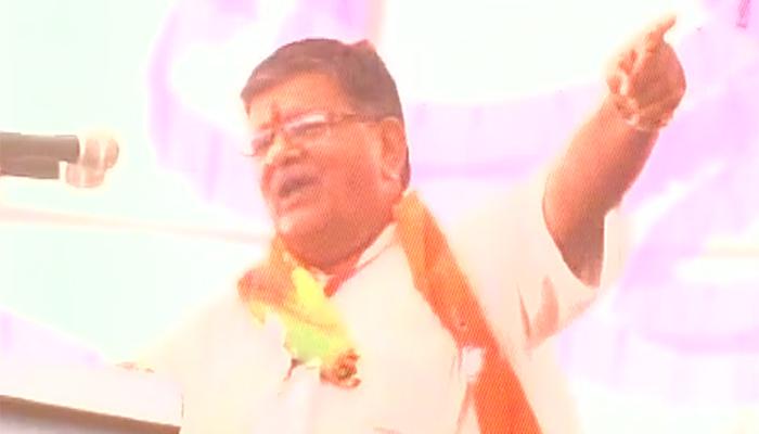 राजस्थान के मंत्री गुलाब चंद कटारिया ने पूर्व पीएम मनमोहन सिंह के लिए बोले अपशब्द, देखें वीडियो राजस्थान के मंत्री गुलाब चंद कटारिया ने पूर्व पीएम मनमोहन सिंह के लिए बोले अपशब्द, देखें वीडियो