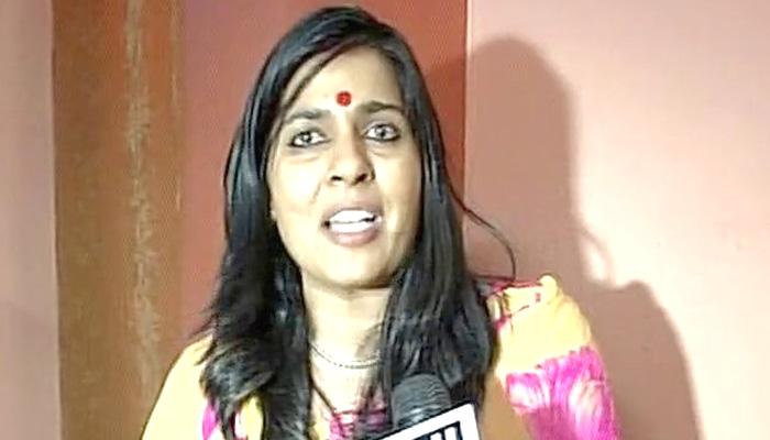 रेप पीड़िता संग सेल्फी: राजस्थान राज्य महिला आयोग की सदस्य सौम्या गुर्जर का इस्तीफा, राष्ट्रीय महिला आयोग ने भेजा सम्मन रेप पीड़िता संग सेल्फी: राजस्थान राज्य महिला आयोग की सदस्य सौम्या गुर्जर का इस्तीफा, राष्ट्रीय महिला आयोग ने भेजा सम्मन