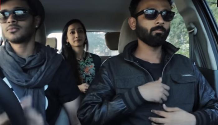 कार में बैठे लड़कों से लड़की ने पहले मांगी लिफ्ट, फिर ऐसा कुछ हुआ कि...- देखें वीडियो कार में बैठे लड़कों से लड़की ने पहले मांगी लिफ्ट, फिर ऐसा कुछ हुआ कि...- देखें वीडियो
