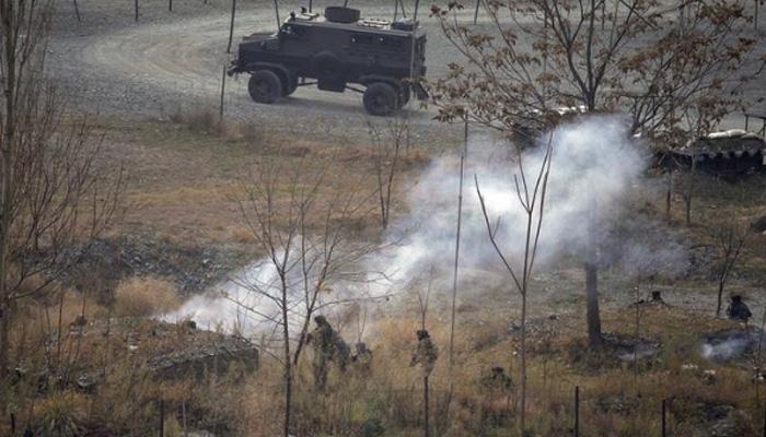 चार महीने तक शांत रहने से बाद पाकिस्तान ने LoC पर फिर किया संघर्षविराम का उल्लंघन चार महीने तक शांत रहने से बाद पाकिस्तान ने LoC पर फिर किया संघर्षविराम का उल्लंघन