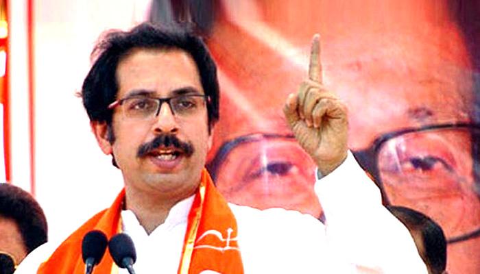 दही-हांडी उत्सव: शिव सेना का कड़ा रुख कहा 'हमारी आस्थाओं पर लक्ष्मण रेखा पार नहीं करें अदालतें' दही-हांडी उत्सव: शिव सेना का कड़ा रुख कहा 'हमारी आस्थाओं पर लक्ष्मण रेखा पार नहीं करें अदालतें'