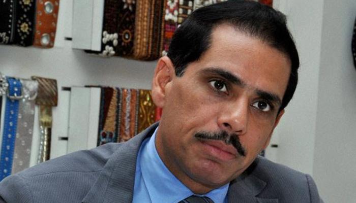 वाड्रा-डीएलएफ लैंड डील: कांग्रेस ने बदनाम करने की साजिश बताया, बीजेपी ने नकारा वाड्रा-डीएलएफ लैंड डील: कांग्रेस ने बदनाम करने की साजिश बताया, बीजेपी ने नकारा