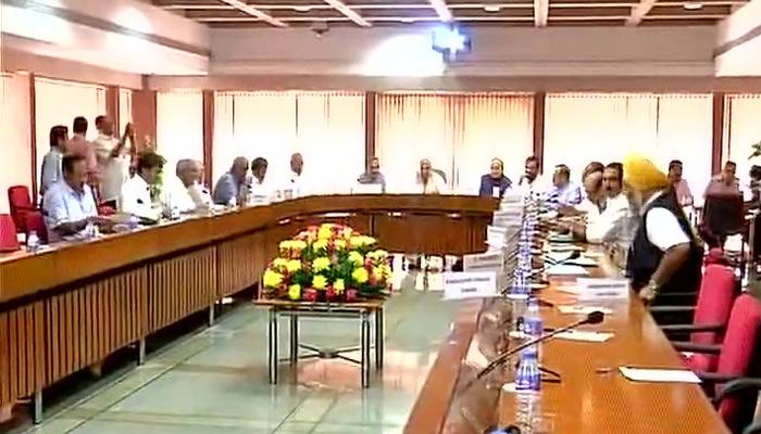 दिल्ली: कश्मीर पर सर्वदलीय प्रतिनिधिमंडल ने कहा- राष्ट्रीय संप्रभुता के मुद्दे पर कोई समझौता नहीं दिल्ली: कश्मीर पर सर्वदलीय प्रतिनिधिमंडल ने कहा- राष्ट्रीय संप्रभुता के मुद्दे पर कोई समझौता नहीं