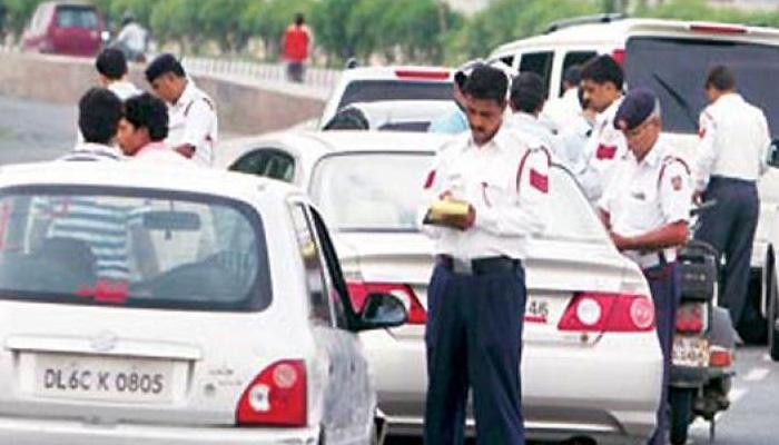 अब बिना ड्राइविंग लाइसेंस और RC के चला सकेंगे गाड़ी, नहीं कटेगा चालान अब बिना ड्राइविंग लाइसेंस और RC के चला सकेंगे गाड़ी, नहीं कटेगा चालान