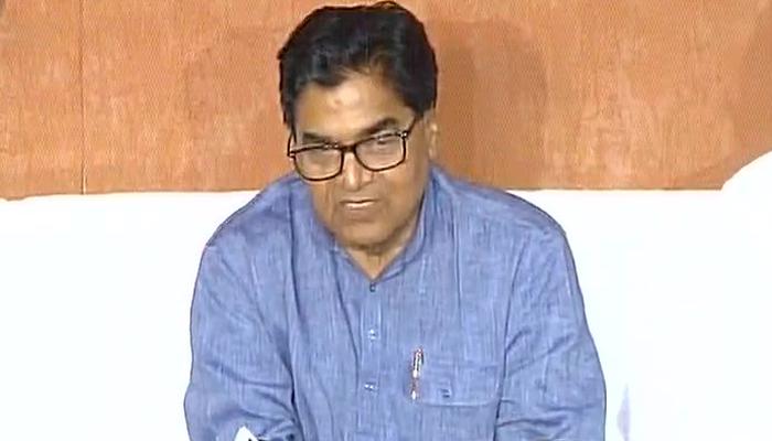 समाजवादी पार्टी में कलह: रामगोपाल यादव बोले- पार्टी में किसी तरह का झगड़ा नहीं; अखिलेश को अध्यक्ष पद से हटाना गलती, मुलायम लेंगे अंतिम फैसला समाजवादी पार्टी में कलह: रामगोपाल यादव बोले- पार्टी में किसी तरह का झगड़ा नहीं; अखिलेश को अध्यक्ष पद से हटाना गलती, मुलायम लेंगे अंतिम फैसला