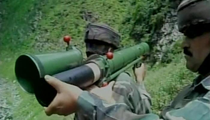 J&K: सेना ने घुसपैठ की कोशिश को किया नाकाम, 12 आतंकवादी ढेर J&K: सेना ने घुसपैठ की कोशिश को किया नाकाम, 12 आतंकवादी ढेर