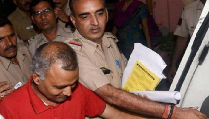गिरफ्तारी के कुछ ही घंटों बाद सोमनाथ भारती को मिली जमानत गिरफ्तारी के कुछ ही घंटों बाद सोमनाथ भारती को मिली जमानत