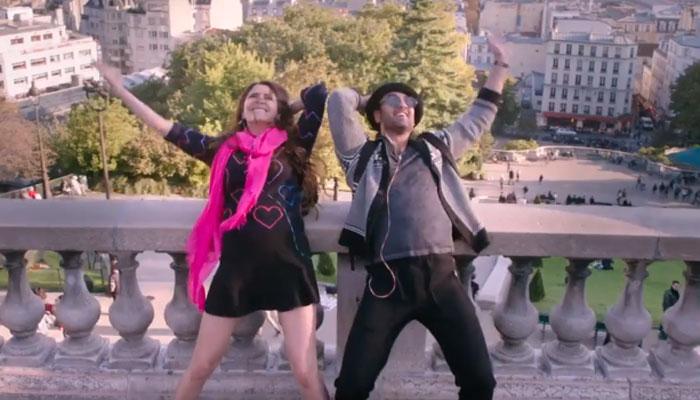 'ऐ दिल है मुश्किल' का ट्रेलर रिलीज, रोमांस और मस्ती का फुलडोज, देखें VIDEO 'ऐ दिल है मुश्किल' का ट्रेलर रिलीज, रोमांस और मस्ती का फुलडोज, देखें VIDEO