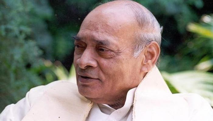 नरसिंह राव ने साबित किया था कि नेहरू-गांधी खानदान से परे भी उम्मीद है: बारू नरसिंह राव ने साबित किया था कि नेहरू-गांधी खानदान से परे भी उम्मीद है: बारू