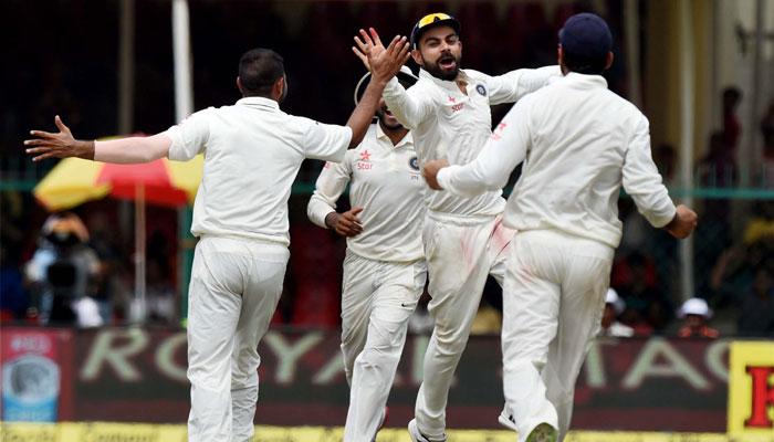 ईडन गार्डेन टेस्ट : कीवी गेंदबाजों ने पहले ही दिन बिगाड़ा भारत का खेल, 7 विकट डाउन ईडन गार्डेन टेस्ट : कीवी गेंदबाजों ने पहले ही दिन बिगाड़ा भारत का खेल, 7 विकट डाउन