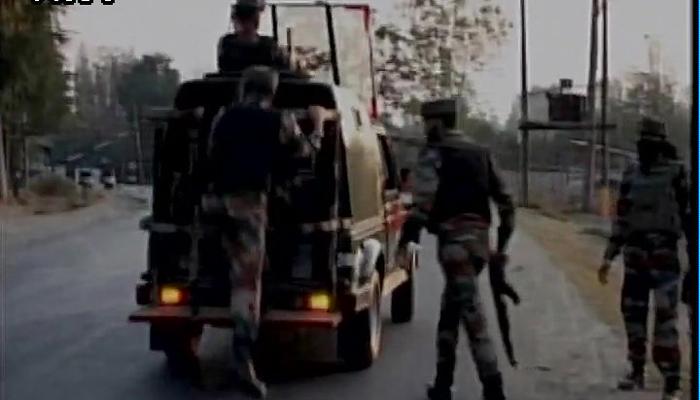 बारामूला आर्मी कैंप पर हमला, सेना-आतंकियों के बीच मुठभेड़ में 1 जवान शहीद बारामूला आर्मी कैंप पर हमला, सेना-आतंकियों के बीच मुठभेड़ में 1 जवान शहीद