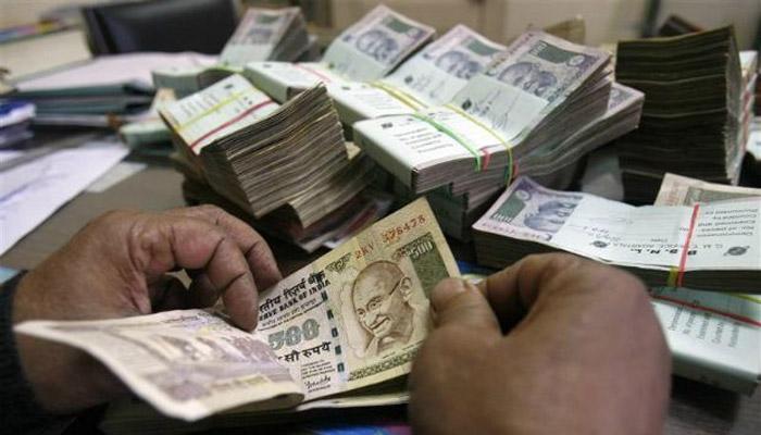 नोटबंदी के बाद बैंकों में अबतक जमा हुए 5.12 लाख करोड़ रुपये, 33,000 करोड़ के नोट बदले गए नोटबंदी के बाद बैंकों में अबतक जमा हुए 5.12 लाख करोड़ रुपये, 33,000 करोड़ के नोट बदले गए