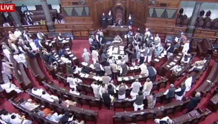 नोटबंदी मुद्दा : संसद में गतिरोध कायम, हंगामे की भेंट चढ़ा एक और दिन नोटबंदी मुद्दा : संसद में गतिरोध कायम, हंगामे की भेंट चढ़ा एक और दिन