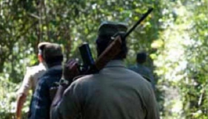 झारखंड: लातेहार में सीआरपीएफ कमांडो ने 6 नक्सलियों को मार गिराया झारखंड: लातेहार में सीआरपीएफ कमांडो ने 6 नक्सलियों को मार गिराया