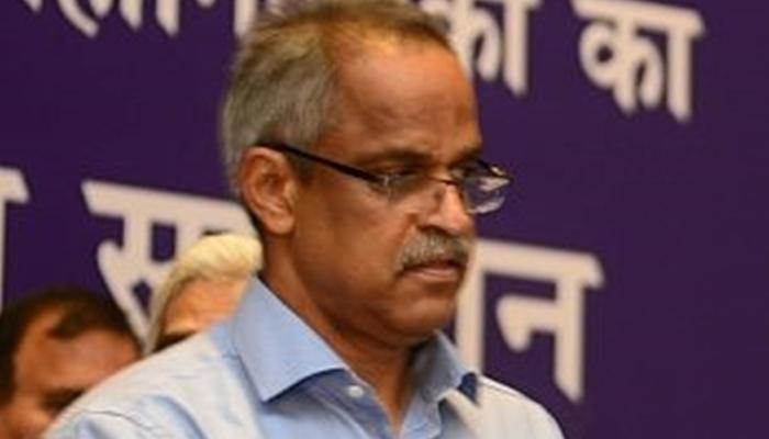भविष्य में टैक्स स्लैब घटा सकती है जीएसटी परिषद : सीबीईसी भविष्य में टैक्स स्लैब घटा सकती है जीएसटी परिषद : सीबीईसी