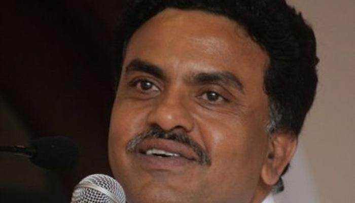 मुंबई कांग्रेस प्रमुख संजय निरूपम ने किया खुद को ‘नजरबंद’ रखे जाने का दावा, पुलिस का इनकार मुंबई कांग्रेस प्रमुख संजय निरूपम ने किया खुद को ‘नजरबंद’ रखे जाने का दावा, पुलिस का इनकार