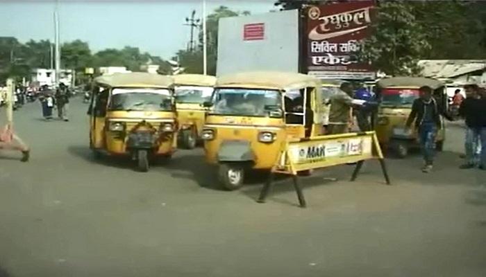 स्मैक के नशे में चला रहे ऑटो, पुलिस और परिवार परेशान! स्मैक के नशे में चला रहे ऑटो, पुलिस और परिवार परेशान!