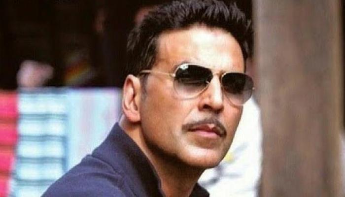 अक्षय की आगामी फिल्म ‘टॉयलट एक प्रेम कथा’ की पहली झलक आई सामने अक्षय की आगामी फिल्म ‘टॉयलट एक प्रेम कथा’ की पहली झलक आई सामने