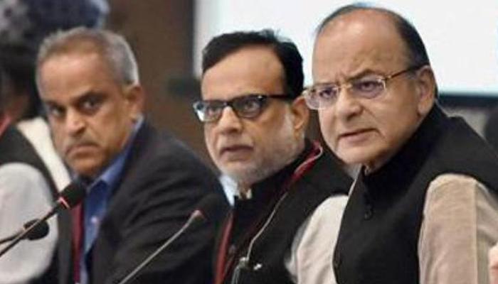 छोटे होटल-रेस्तरां पर 5 प्रतिशत की दर से लगेगा टैक्स : जीएसटी परिषद छोटे होटल-रेस्तरां पर 5 प्रतिशत की दर से लगेगा टैक्स : जीएसटी परिषद
