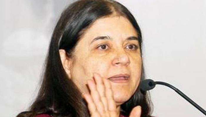मेनका के विवादित बयान पर छात्रों ने किया विरोध प्रदर्शन मेनका के विवादित बयान पर छात्रों ने किया विरोध प्रदर्शन