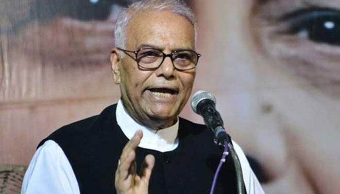 यशवंत सिन्हा ने की अवगाववादियों से बातचीत की वकालत, सवाल उठाने वालों से पूछा- क्या अटल जी देशद्रोही थे? यशवंत सिन्हा ने की अवगाववादियों से बातचीत की वकालत, सवाल उठाने वालों से पूछा- क्या अटल जी देशद्रोही थे?