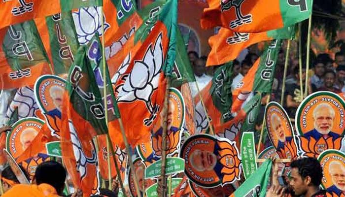 विधानसभा उप-चुनाव परिणाम : BJP की 'लहर' जारी, 10 में से 5 सीटों पर जमाया कब्जा, केजरीवाल को दिल्ली में भी झटका विधानसभा उप-चुनाव परिणाम : BJP की 'लहर' जारी, 10 में से 5 सीटों पर जमाया कब्जा, केजरीवाल को दिल्ली में भी झटका