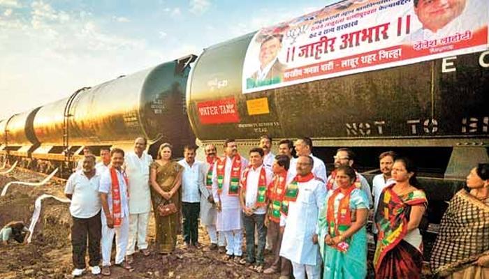 लातूर के सूखे में खिला 'कमल', आजाद भारत में पहली बार ढहा कांग्रेस का दुर्ग लातूर के सूखे में खिला 'कमल', आजाद भारत में पहली बार ढहा कांग्रेस का दुर्ग