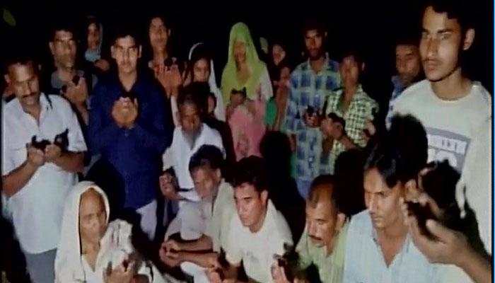सुकमा हमला: ज़ख़्मी CRPF जवान की मां ने कहा- मेरे बेटे ने पांच नक्सलियों को मारा, मुझे उस पर गर्व है सुकमा हमला: ज़ख़्मी CRPF जवान की मां ने कहा- मेरे बेटे ने पांच नक्सलियों को मारा, मुझे उस पर गर्व है