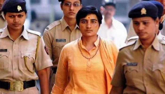 मालेगांव विस्फोट : कोर्ट ने साध्वी प्रज्ञा को दी जमानत, पुरोहित की अर्जी खारिज मालेगांव विस्फोट : कोर्ट ने साध्वी प्रज्ञा को दी जमानत, पुरोहित की अर्जी खारिज