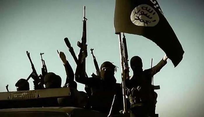 ISIS का इराकी सीमा से लगे सीरियाई शरणार्थी शिविर पर हमला, 32 की हत्या ISIS का इराकी सीमा से लगे सीरियाई शरणार्थी शिविर पर हमला, 32 की हत्या