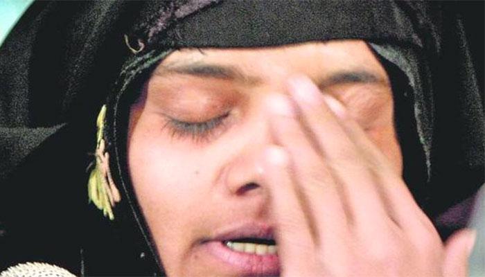 बिलकिस बानो गैंगरेप मामला: हाईकोर्ट ने 12 दोषियों की उम्रकैद की सजा बरकरार रखी बिलकिस बानो गैंगरेप मामला: हाईकोर्ट ने 12 दोषियों की उम्रकैद की सजा बरकरार रखी
