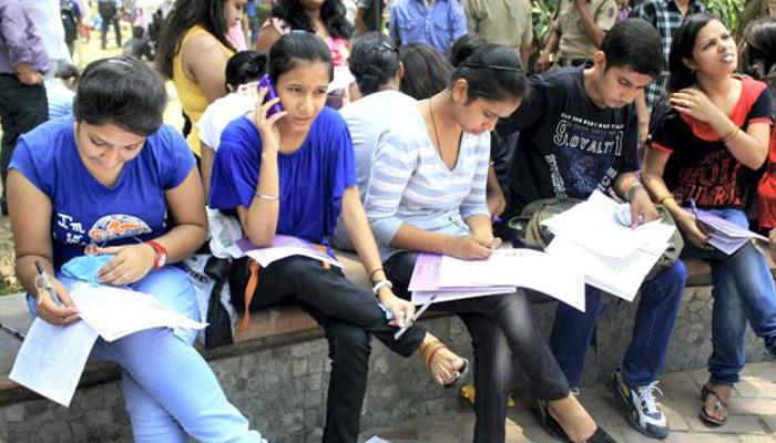 तमिलनाडु 12वीं कक्षा के नतीजे घोषित: लड़कियों ने फिर मारी बाजी, एक किन्नर छात्र भी सफल तमिलनाडु 12वीं कक्षा के नतीजे घोषित: लड़कियों ने फिर मारी बाजी, एक किन्नर छात्र भी सफल