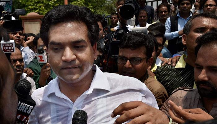 कपिल मिश्रा ने खत्म किया अनशन, बोले- अरविंद केजरीवाल जेल जाने से नहीं बच सकते कपिल मिश्रा ने खत्म किया अनशन, बोले- अरविंद केजरीवाल जेल जाने से नहीं बच सकते