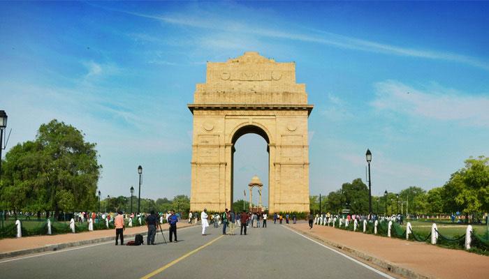 आतंकवादी हमले की आशंका, खुफिया जानकारी के बाद दिल्ली में हाई अलर्ट आतंकवादी हमले की आशंका, खुफिया जानकारी के बाद दिल्ली में हाई अलर्ट