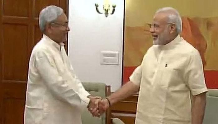 आज पीएम मोदी की दावत में शामिल होंगे नीतीश, नए सियासी गणित की संभावना आज पीएम मोदी की दावत में शामिल होंगे नीतीश, नए सियासी गणित की संभावना
