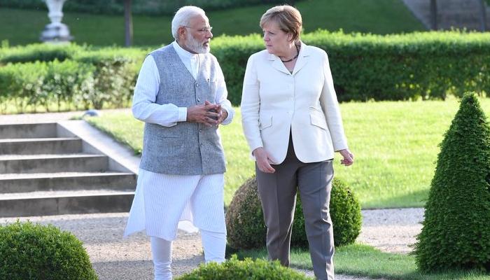 आतंकवाद से बुरी तरह प्रभावित हुआ है यूरोप, इससे निपटने के लिए आगे आएं देश: PM मोदी आतंकवाद से बुरी तरह प्रभावित हुआ है यूरोप, इससे निपटने के लिए आगे आएं देश: PM मोदी