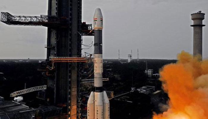 अंतरिक्ष में भारत की एक और उड़ान, इसरो 5 जून को छोड़ेगा जीसैट-19 संचार सैटेलाइट अंतरिक्ष में भारत की एक और उड़ान, इसरो 5 जून को छोड़ेगा जीसैट-19 संचार सैटेलाइट