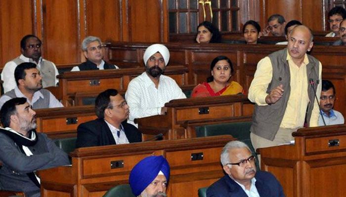 दिल्ली विधानसभा ने पारित किया जीएसटी बिल, केजरीवाल ने टैक्स सीमा 10% तक करने को कहा दिल्ली विधानसभा ने पारित किया जीएसटी बिल, केजरीवाल ने टैक्स सीमा 10% तक करने को कहा